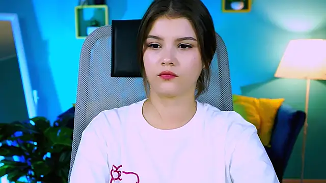 Snapshot of EvaThopson chatting on October 14, 2025, 12:17 pm EvaThopson online show from October 14, 2025, 12:17 pm