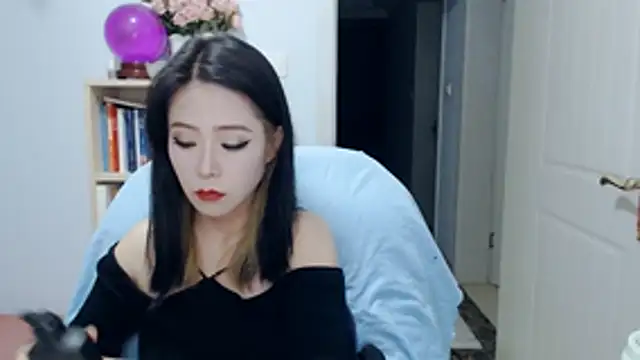 Snapshot of SuSushi728 chatting on May 5, 2026, 3:04 pm SuSushi728 online show from May 5, 2026, 3:04 pm