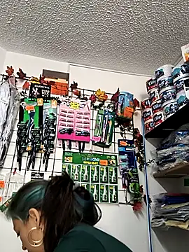 Snapshot of Tefannyy_ chatting on February 12, 2026, 3:45 pm Tefannyy online show from February 12, 2026, 3:45 pm