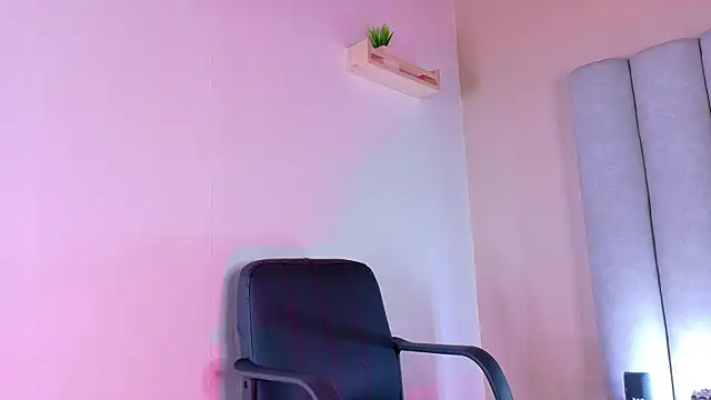 ChanelAdamss  online show from October 6, 2025, 2:57 am