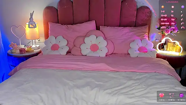 GiaCale online show from November 28, 2025, 1:33 pm