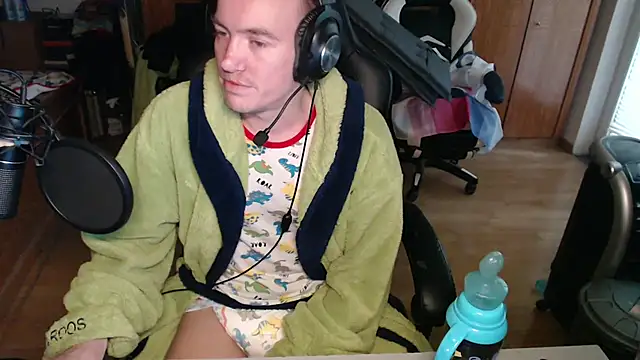 BabyDracoDarkfang online show from May 18, 2026, 6:29 am