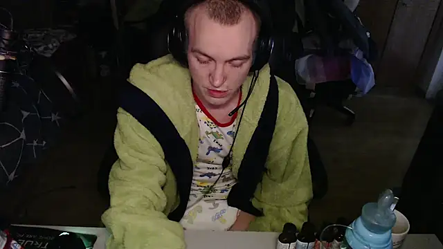 BabyDracoDarkfang online show from May 12, 2026, 5:52 pm
