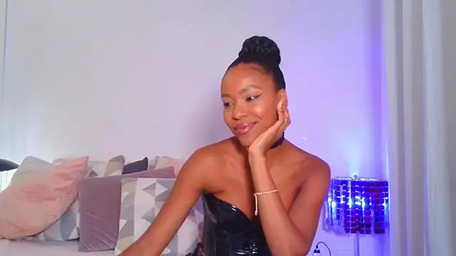 JuliaMartini online show from March 3, 2026, 12:12 pm