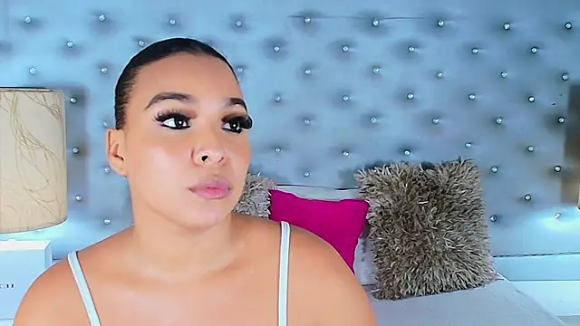 EileenBenzon online show from March 21, 2025, 3:22 am