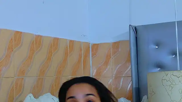 EileenBenzon online show from May 13, 2026, 4:08 am