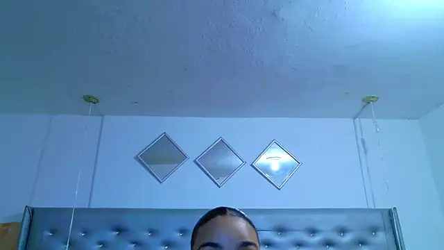 EileenBenzon online show from May 26, 2026, 1:53 pm