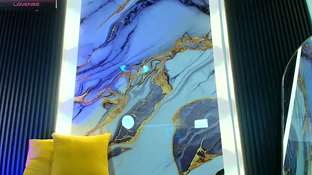 Snapshot of Lil_eva2 chatting on December 17, 2025, 7:30 pm Lil eva2 online show from December 17, 2025, 7:30 pm