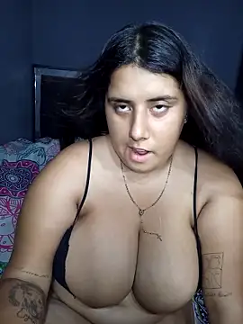 Snapshot of andreinabigtits chatting on October 25, 2025, 6:52 pm andreinabigtits online show from October 25, 2025, 6:52 pm