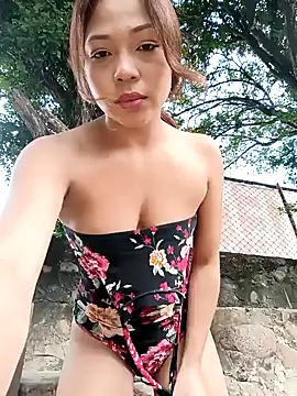 sweet outdoor charm online show from December 13, 2024, 8:58 pm