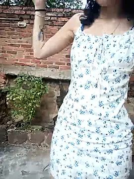 sweet outdoor charm online show from February 14, 2026, 7:36 pm