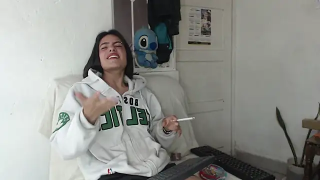 skinny sweet2411 online show from October 3, 2025, 7:48 pm