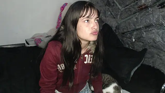 Snapshot of skinny_sweet2411 chatting on February 16, 2026, 8:07 pm skinny sweet2411 online show from February 16, 2026, 8:07 pm