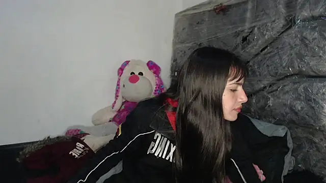 Snapshot of skinny_sweet2411 chatting on February 18, 2026, 3:37 am skinny sweet2411 online show from February 18, 2026, 3:37 am