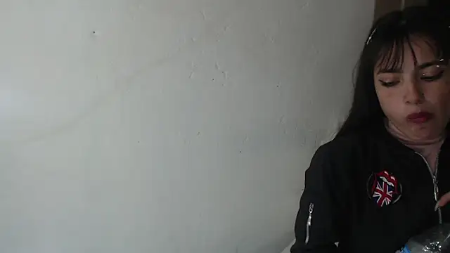 skinny sweet2411 online show from September 14, 2025, 12:05 pm