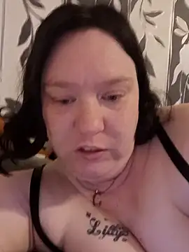 CurvyMilf1992 online show from October 20, 2025, 10:54 pm