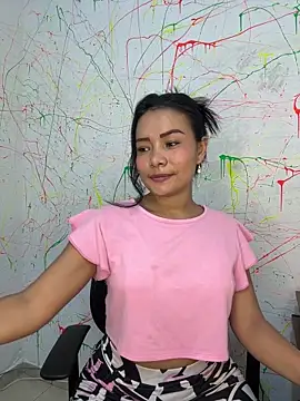 Snapshot of Rousse_blue chatting on February 19, 2025, 3:28 am Rousse blue online show from February 19, 2025, 3:28 am