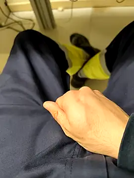 coppiapazza online show from March 6, 2025, 9:31 pm