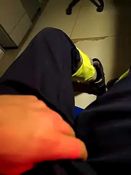 coppiapazza online show from February 17, 2025, 1:36 am