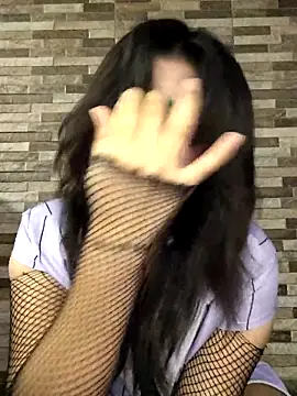 Elsa sweet online show from October 17, 2025, 3:43 am