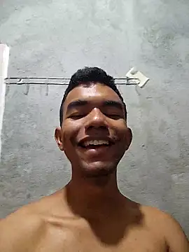 Reynold2608 online show from May 2, 2026, 11:48 am