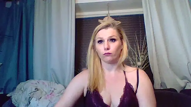 DevilsAngel13 online show from November 6, 2025, 9:30 pm