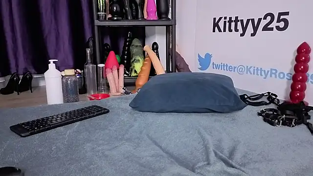 kittyy25 online show from August 1, 2026, 9:29 am
