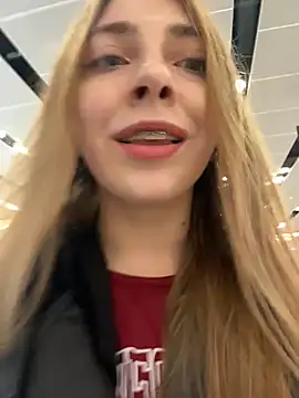 Sunny   Bunny online show from November 5, 2025, 1:03 pm