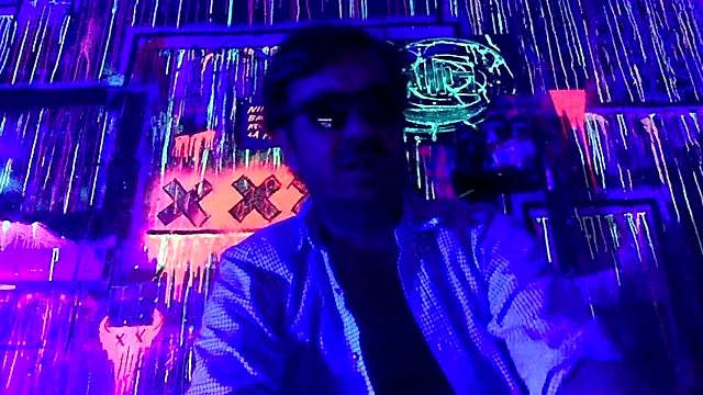 3615 ULLA online show from May 7, 2026, 1:21 am