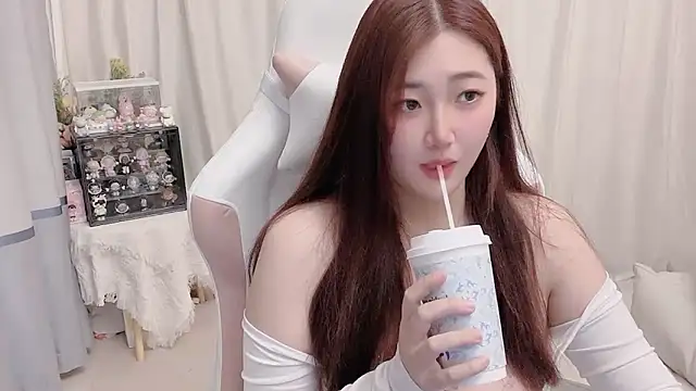 Stars Elyn online show from December 18, 2024, 11:45 am