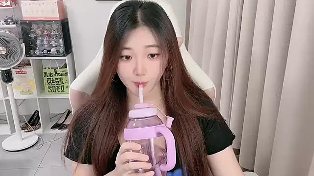 Stars Elyn online show from September 28, 2025, 1:07 pm