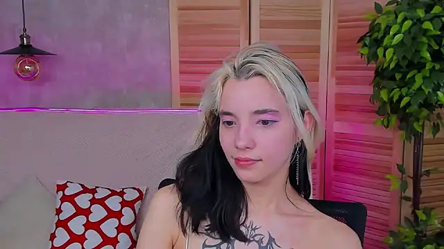 Snapshot of as1an_girlfriend chatting on March 11, 2025, 3:45 pm as1an girlfriend online show from March 11, 2025, 3:45 pm