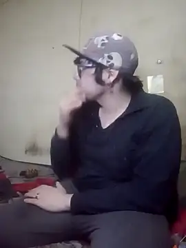 thecatblack1998 online show from April 8, 2026, 12:12 am