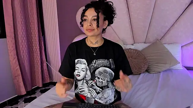 Snapshot of KatherineGomez chatting on January 17, 2026, 3:10 am KatherineGomez online show from January 17, 2026, 3:10 am