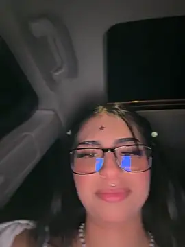 Hilary pinkk online show from April 16, 2026, 1:17 am