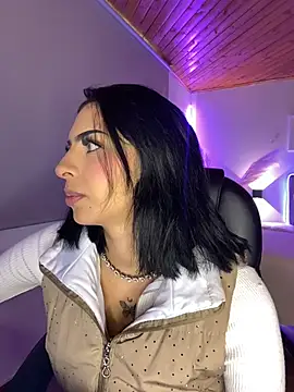 Snapshot of Hilary_pinkk chatting on July 20, 2026, 10:23 pm Hilary pinkk online show from July 20, 2026, 10:23 pm