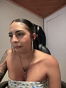 Hilary pinkk online show from September 27, 2025, 3:23 am