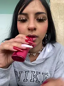 Hilary pinkk online show from March 20, 2025, 3:36 pm