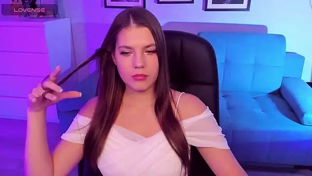 BellaSweetHeart online show from October 21, 2025, 6:07 pm