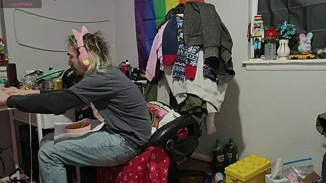 tallnerdyguy online show from February 7, 2026, 3:25 am