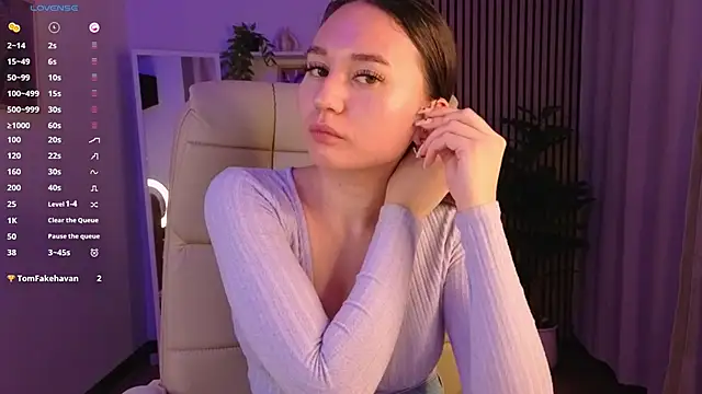 margeriTirell online show from November 30, 2025, 2:34 am