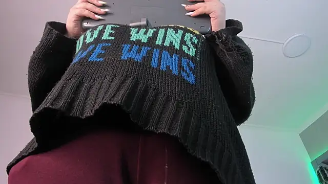 AmberiniHoffman online show from December 16, 2025, 11:14 am