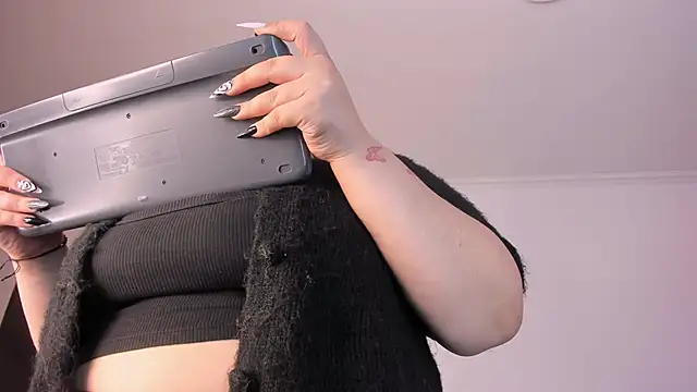 AmberiniHoffman online show from January 10, 2026, 11:49 am