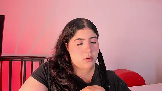 AmberiniHoffman online show from February 11, 2026, 11:43 am