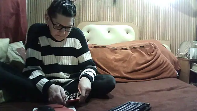 AlanaLaDream online show from January 12, 2026, 9:41 pm