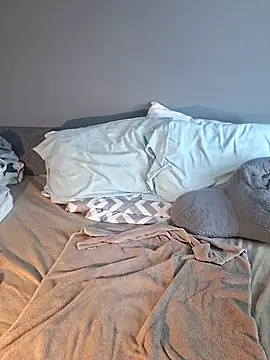 MsPink Flamingtoes544 online show from April 15, 2026, 3:16 pm