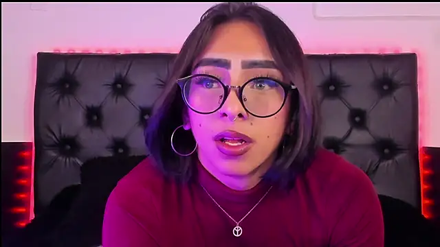 Snapshot of Skyler__blue4 chatting on February 1, 2025, 1:23 am Skyler blue4 online show from February 1, 2025, 1:23 am