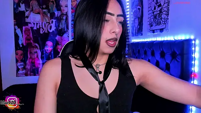 Snapshot of Skyler__blue4 chatting on February 22, 2026, 12:57 am Skyler blue4 online show from February 22, 2026, 12:57 am