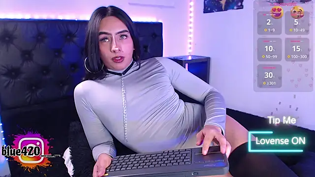 Snapshot of Skyler__blue4 chatting on November 12, 2025, 9:07 pm Skyler blue4 online show from November 12, 2025, 9:07 pm