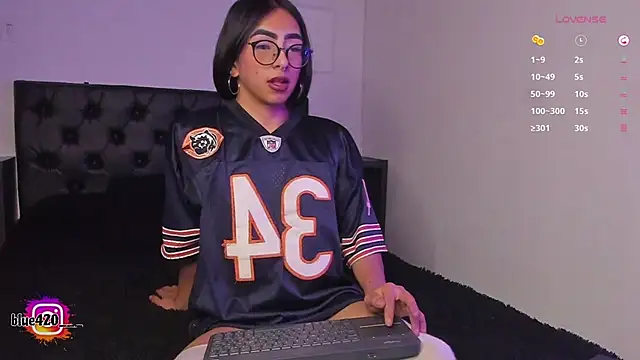 Snapshot of Skyler__blue4 chatting on February 21, 2025, 9:56 am Skyler blue4 online show from February 21, 2025, 9:56 am